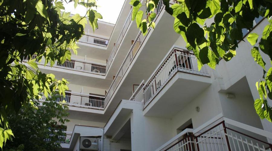 Hotel Armonia Lloret de Mar Bagian luar foto