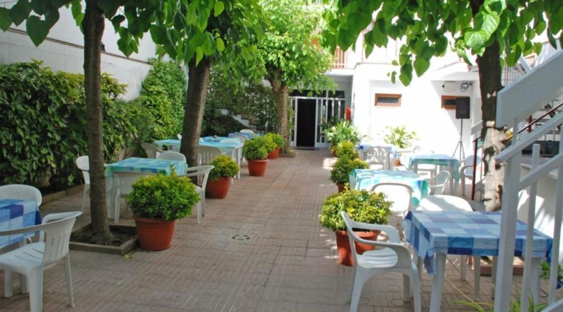 Hotel Armonia Lloret de Mar Bagian luar foto