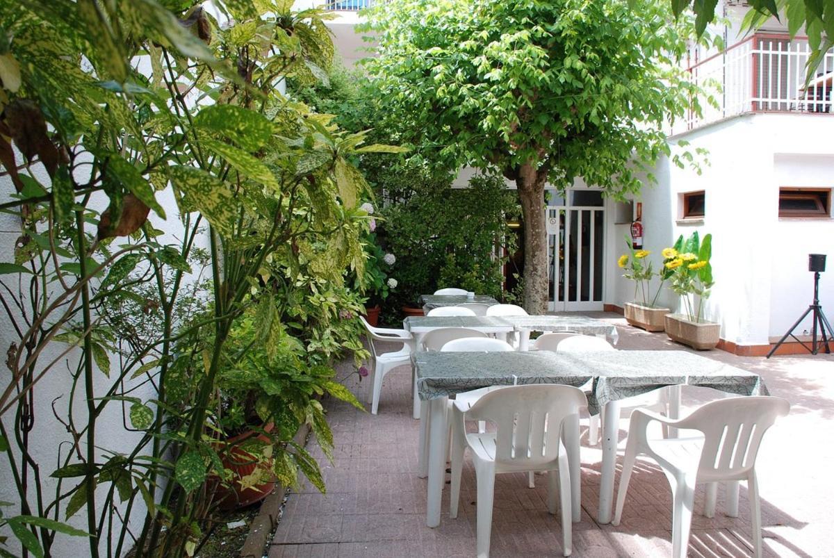 Hotel Armonia Lloret de Mar Bagian luar foto